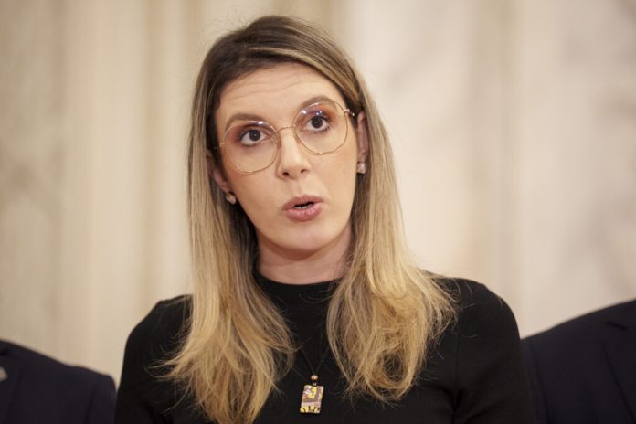 buzoianu:-sansa-ca-apele-romane-sa-stea-pe-un-munte-de-bani-nu-va-mai-exista