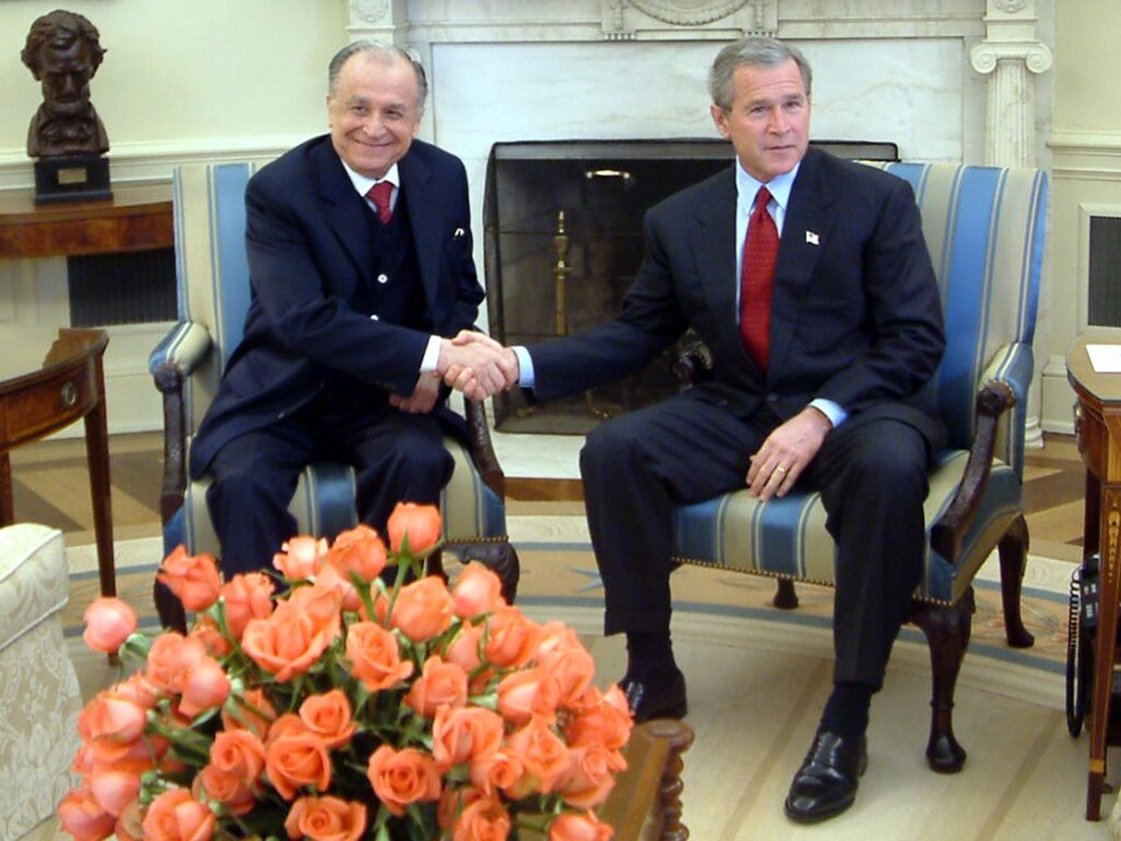 momentul-de-varf-in-cariera-lui-ion-iliescu.-vizita-sa-oficiala-la-washington