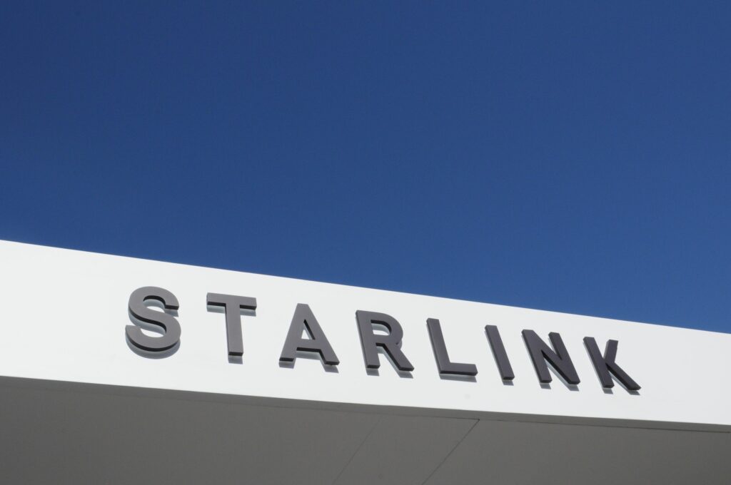 ucraina-vrea-sa-opreasca-starlink-in-teritoriile-ocupate,-dar-sa-il-mentina-in-zonele-libere