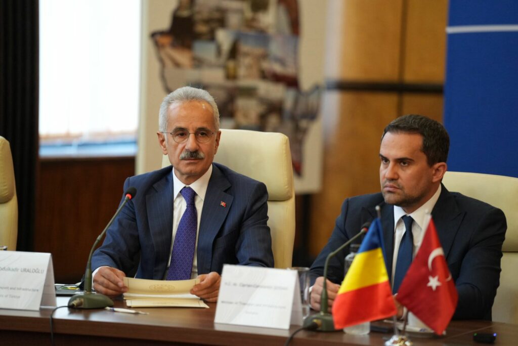 ministrii-transporturilor-din-romania-si-turcia-au-discutat-despre-portul-constanta