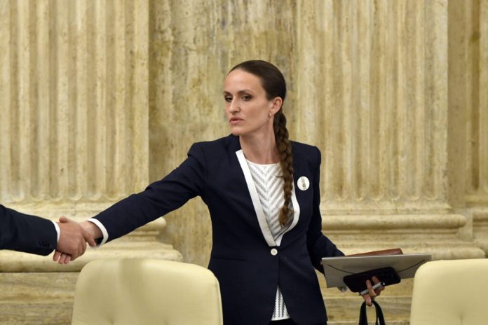 fnsa,-acuze-pentru-oana-toiu:-numiri-politice-si-recompense-discretionare