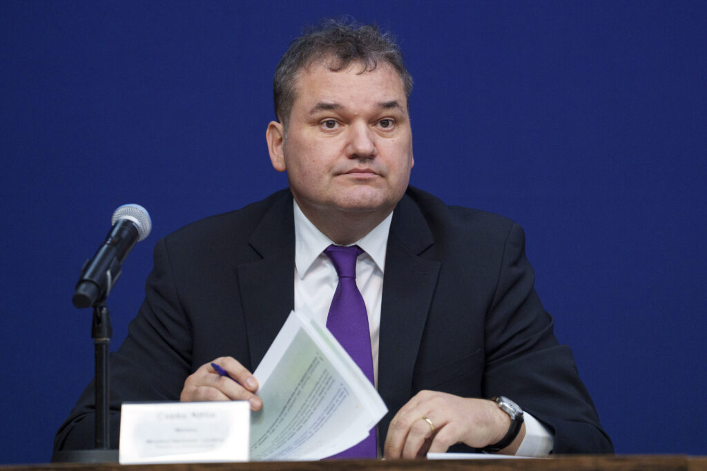 cseke-attila-condamna-atacul-xenofob-din-bucuresti:-incidentul-sa-nu-treaca-neobservat