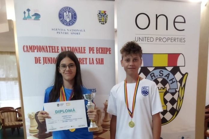 doi-copii-din-miroslava-au-cucerit-romania-la-sah!