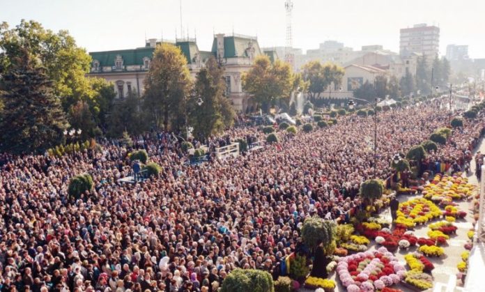 moastele-sfantului-grigorie-palama-ajung-la-iasi,-alaturi-de-sfanta-parascheva