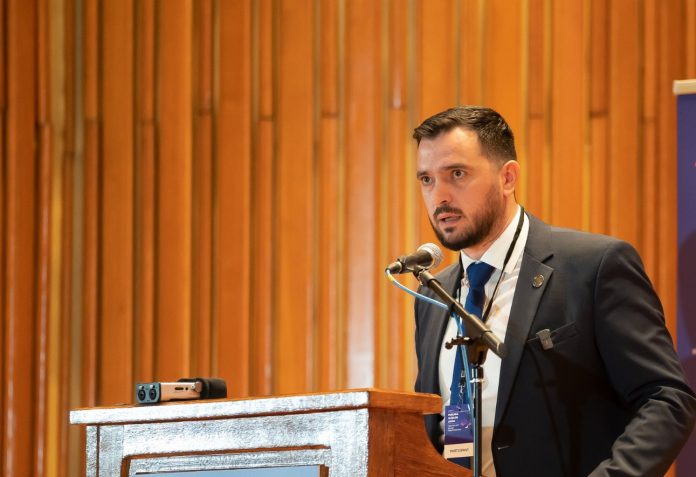 liderul-deputatilor-aur:-psd-se-joaca-de-a-opozitia-si-de-a-guvernarea-in-acelasi-timp