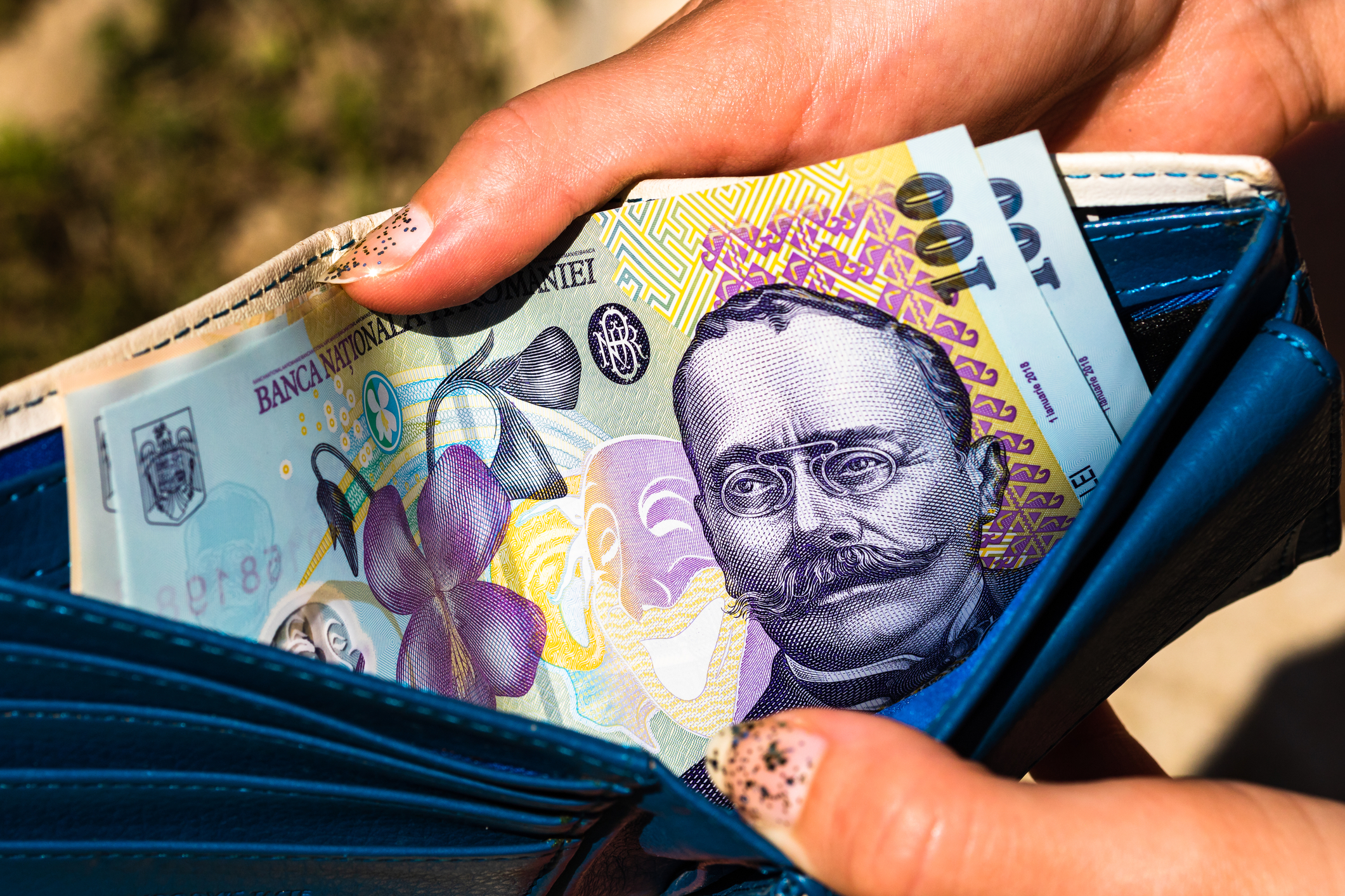 iluzia-banilor:-de-ce-creierul-nu-pricepe-inflatia-–-hotnews.ro