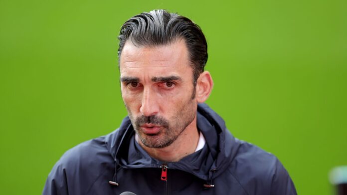 elias-charalambous-nu-s-a-abtinut-dupa-uta-–-fcsb-3-0:-poate-daca-ii-rupea-dintii-se-dadea-fault-|-sport.ro