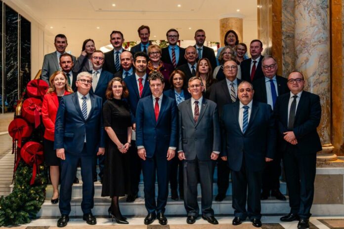 presedintele-nicusor-dan-dupa-intalnirea-cu-ambasadorii-statelor-membre-ale-uniunii-europene:-am-reafirmat-angajamentul-ferm-al-romaniei-pentru-parcursul-sau-pro-european