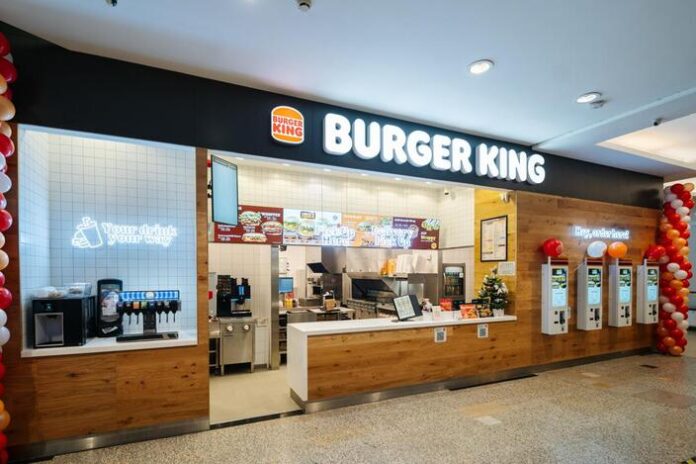 vino-sa-te-bucuri-de-celebrul-whopper-in-noua-locatie-burger-king-din-iulius-mall-iasi!