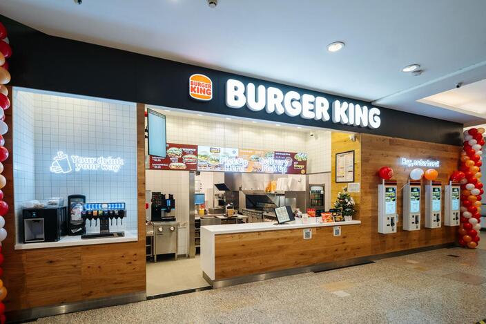 vino-sa-te-bucuri-de-celebrul-whopper-in-noua-locatie-burger-king-din-iulius-mall-iasi!