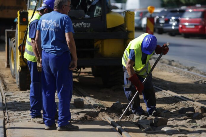 indicatorul-pe-care-il-urmaresc-marile-companii,-dar-pe-care-politicienii-il-ignora,-tocmai-a-scazut-usor-–-hotnews.ro