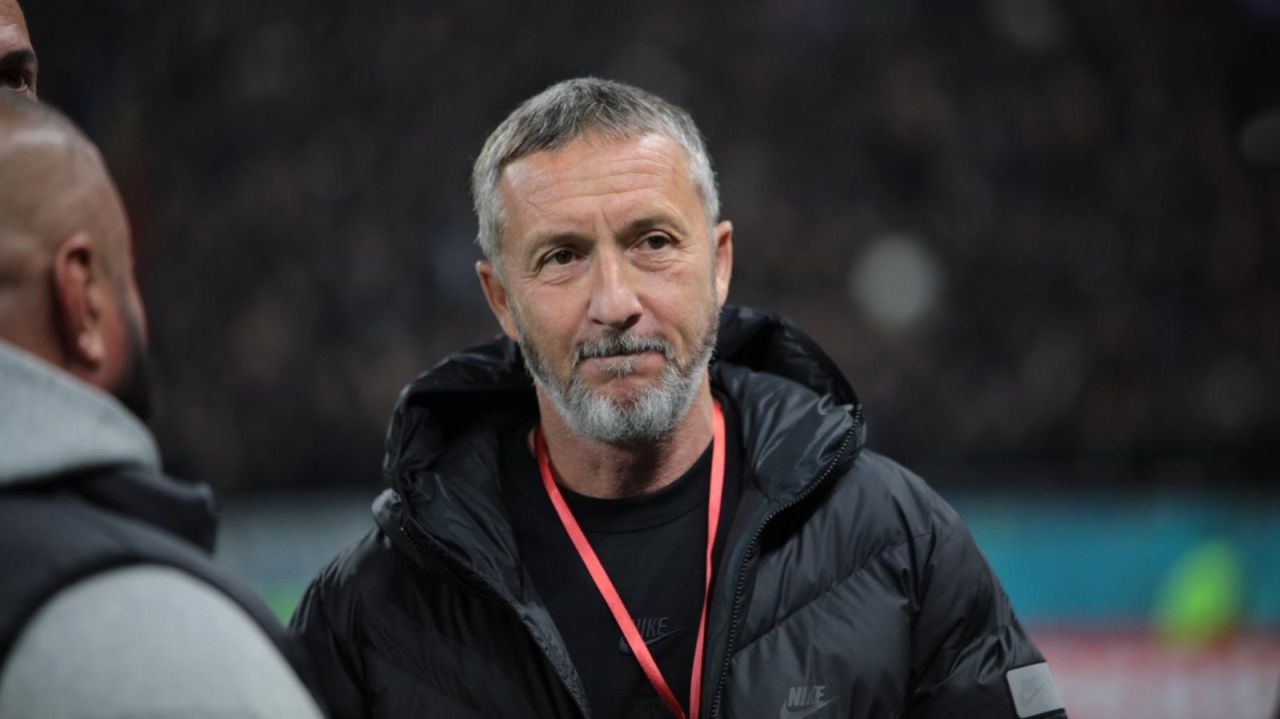 mm-stoica-a-facut-anuntul:-un-jucator-de-la-fcsb-e-out!-|-sport.ro