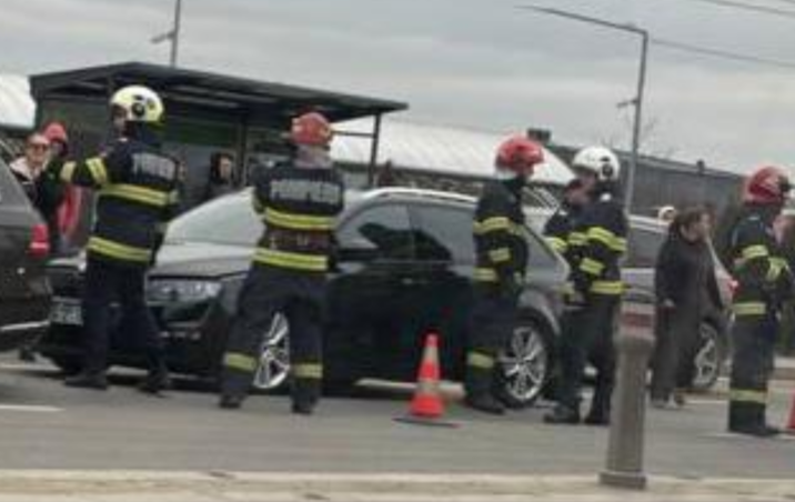 accident-socant-in-valea-lupului:-un-sofer-a-ramas-incarcerat-intre-fiare