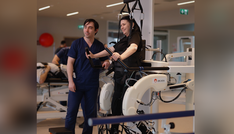 lucia,-recuperare-post-mielita-transversa-in-spitalul-de-recuperare-medicala-arcadia