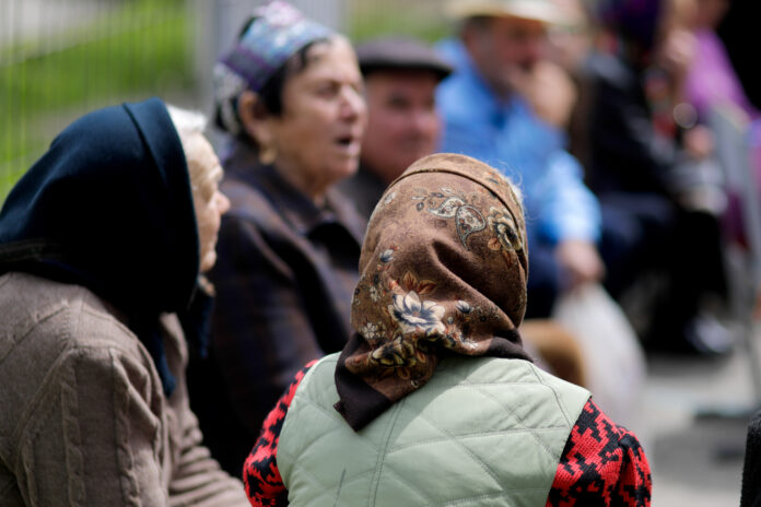 infografic:-harta-longevitatii-din-romania:-cum-castigi-8-ani-de-viata-doar-schimband-judetul-–-hotnews.ro