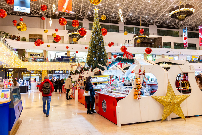 craciunul-acesta,-alege-cadouri-memorabile:-santas-village-si-artistii-ieseni-te-asteapta-la-palas-cu-inspiratie-de-sarbatori